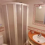 Seaside Gem, 3 Ensuites, & Town Centre 아파트 *