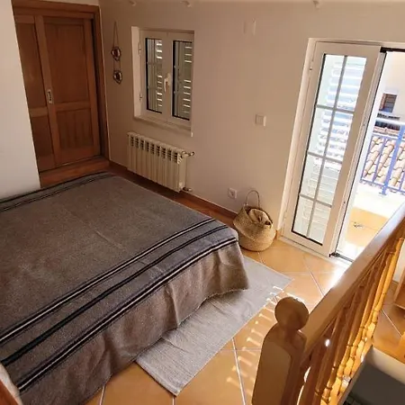 Seaside Gem, 3 Ensuites, & Town Centre * Nazaré