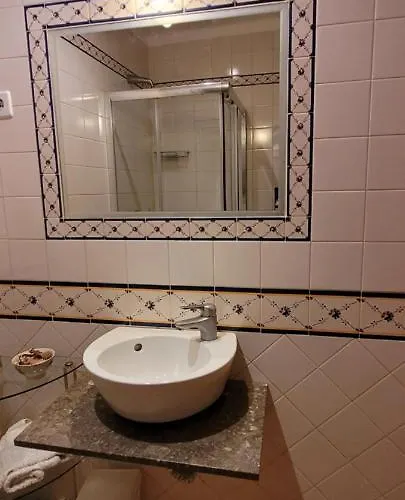 Seaside Gem, 3 Ensuites, & Town Centre شقة