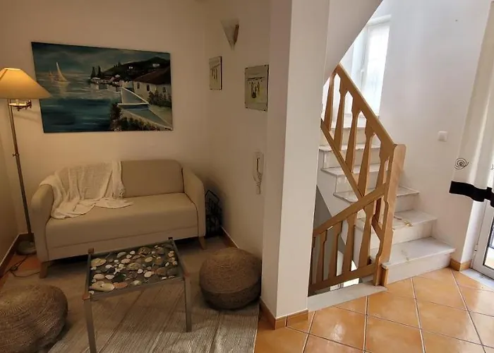 Seaside Gem, 3 Ensuites, & Town Centre نازاريه