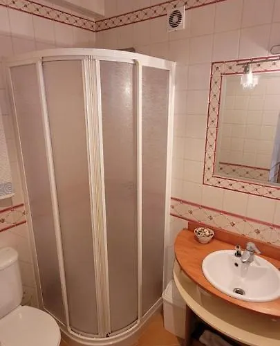 Seaside Gem, 3 Ensuites, & Town Centre شقة *